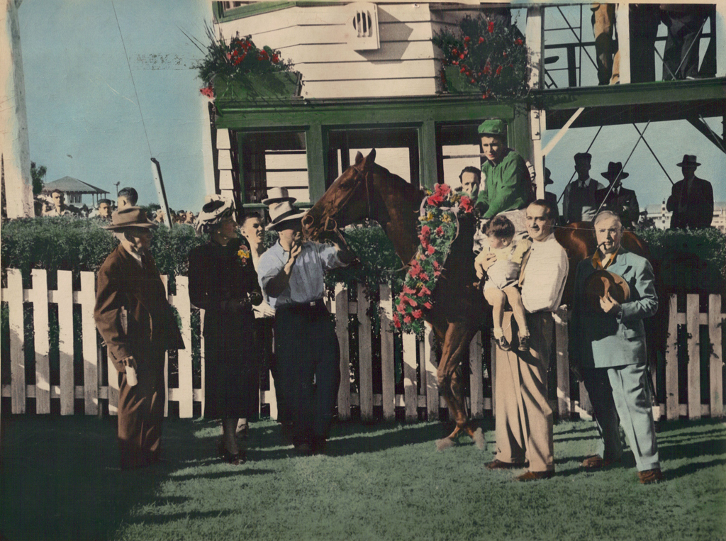 Fort Garry in the winner's circle. R. J. Speer Stakes. Sept. 11, 1948.