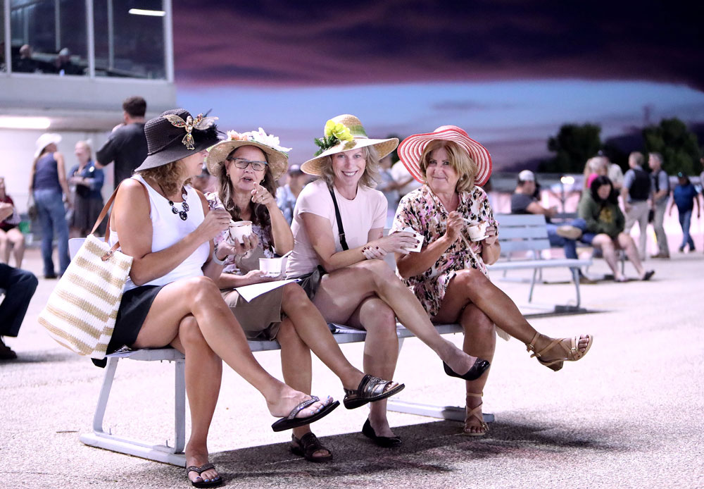 GirlsNightOut1k1